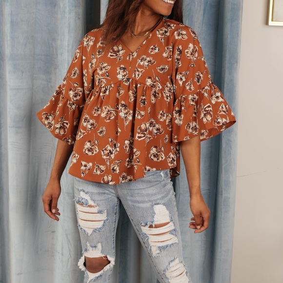 FLORAL COLLAGE TOP IN COGNAC - Picture 1 of 4